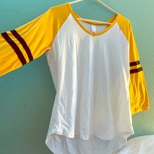 bright yellow sleeved tee💕